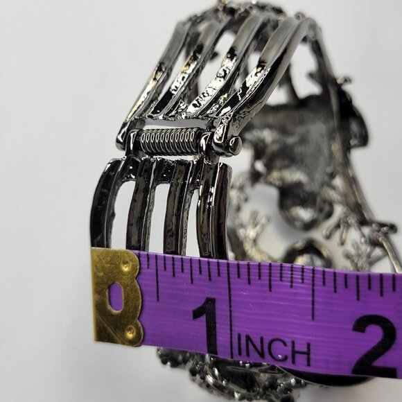 Hematite Rhinestone Frog Lovers Cuff Bracelet - Picture 8 of 16